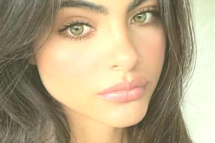Ella, 27, a auburn dark-eyed indian companion based in Barinque. Offering Tantra, Overnight, Party Girl. Available for incall and outcall, day and evening da...