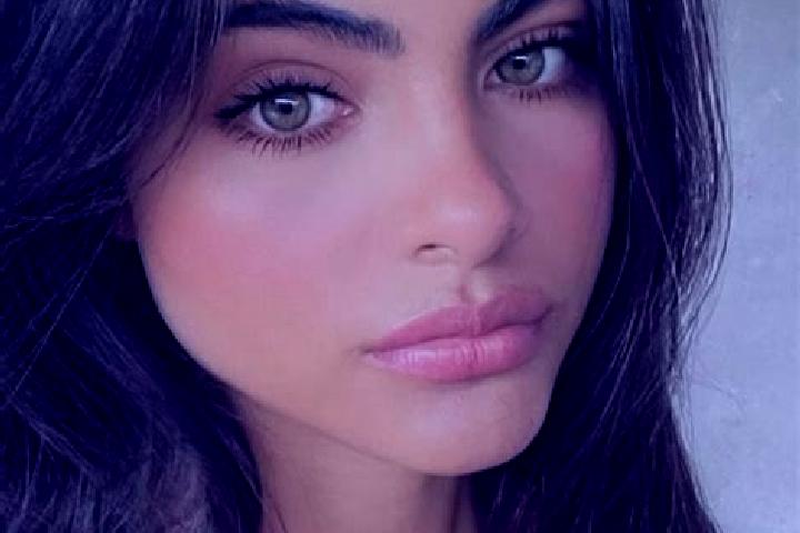 Ella, 27, a brunette grey-eyed indian companion based in Salitre. Offering Striptease, GFE, A-Level. Available for incall and outcall, overnight bookings ava...