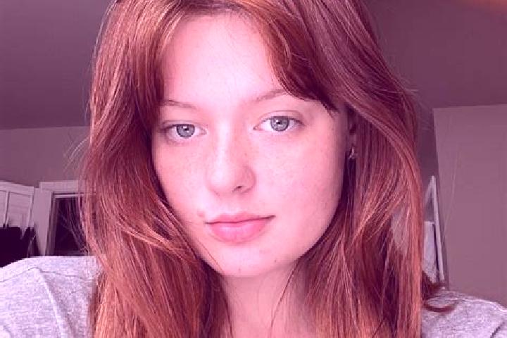 Ella, 27, a red brown-eyed middle eastern companion based in Velka Kras. Offering GFE, Roleplay, Duos, CIM. Available for incall and outcall, overnight booki...