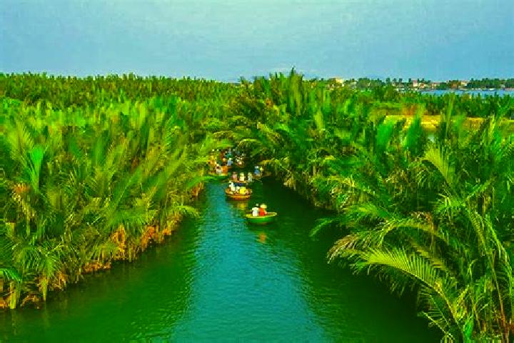 Ella, 27 — Escort in Ben Tre, Vietnam