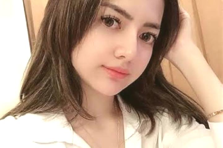 Ella, 27 — Escort in Citeguh, Indonesia