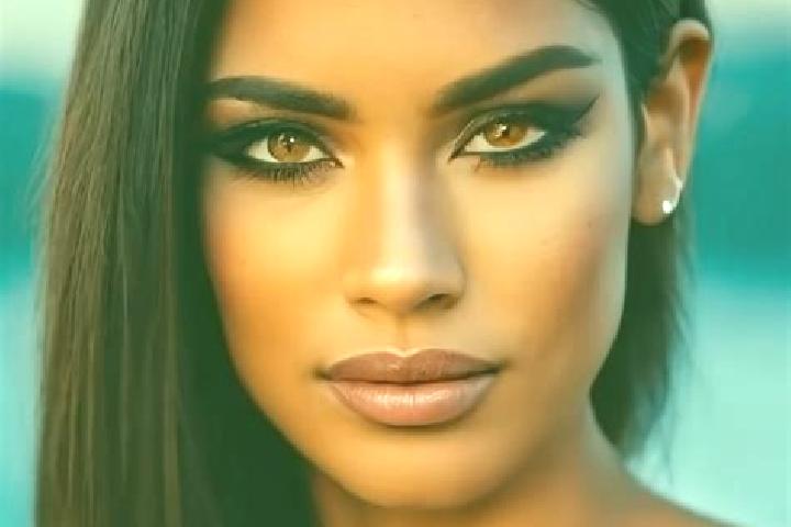 Ella, 28, a black brown-eyed latina companion based in Perrero. Offering Roleplay, Fetish, Couples. Available for incall and outcall, overnight bookings avai...