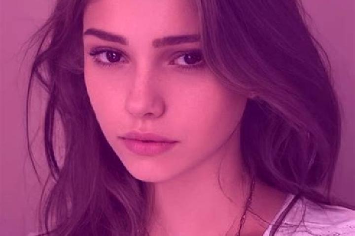 Ella, 28, a chestnut hazel-eyed slavic companion based in Nedeia. Offering Striptease, Girlfriend Experience, Fetish. Available for incall and outcall, day a...