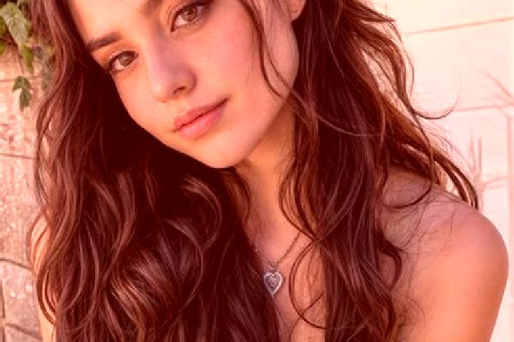 Ella, 28, a red hazel-eyed asian companion based in Al Munayzilah. Offering Striptease, Erotic Massage, Overnight. Available for incall and outcall, day and ...