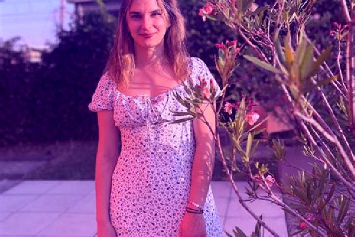 Ella, 28 — Escort in Bevenais, France