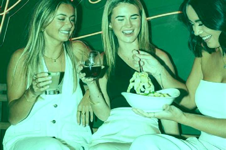 Ella, 28 — Escort in Coomera, Australia