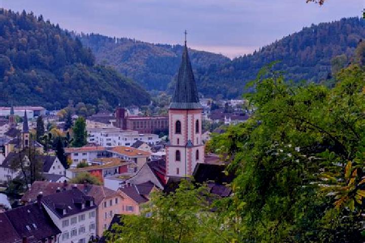 Ella, 28 — Escort in Zell im Wiesental, Germany