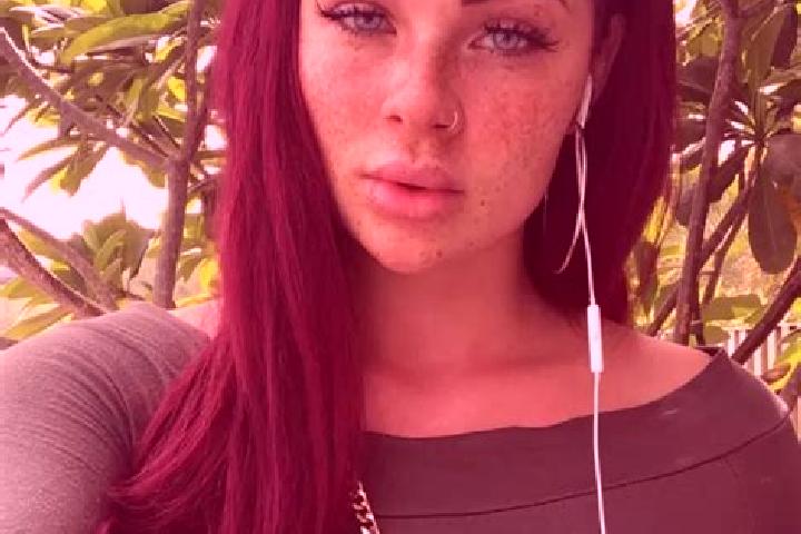 Ella, 29, a auburn amber-eyed caribbean companion based in Couzon-au-Mont-d Or. Offering Couples, Duos. Available for incall and outcall, day and evening dates.