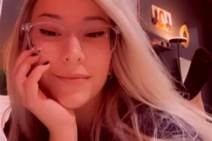 Ella, 29, a blonde hazel-eyed indian companion based in Serravalle di Chienti. Offering OWO, Duos, Overnight. Available for incall and outcall, overnight boo...