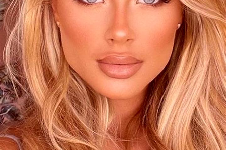 Ella, 29, a blonde hazel-eyed latina companion based in Montaperto. Offering 69, A-Level, Party Girl. Available for incall and outcall, day and evening dates.