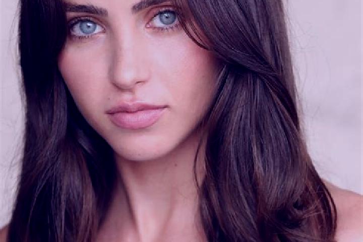Ella, 29, a brunette blue-eyed mixed companion based in Danai. Offering Striptease, Tantra, Domination. Available for incall and outcall, day and evening dates.
