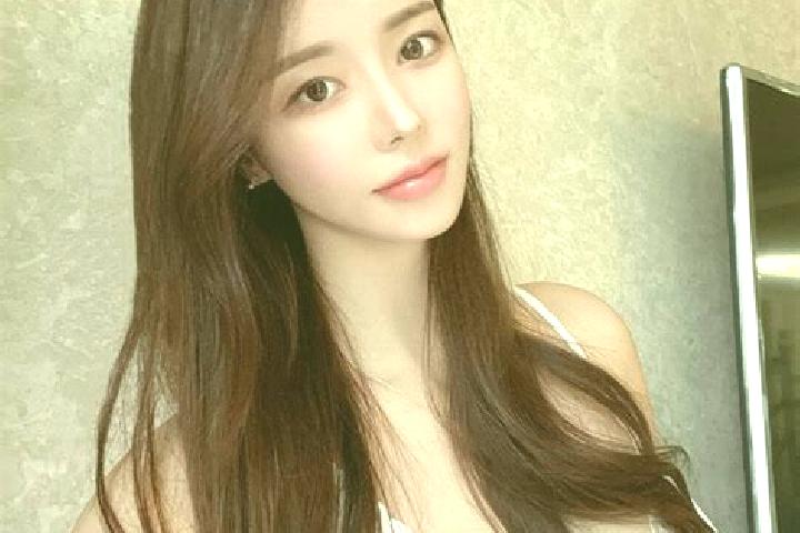 Ella, 29 — Escort in Saikubo, Japan
