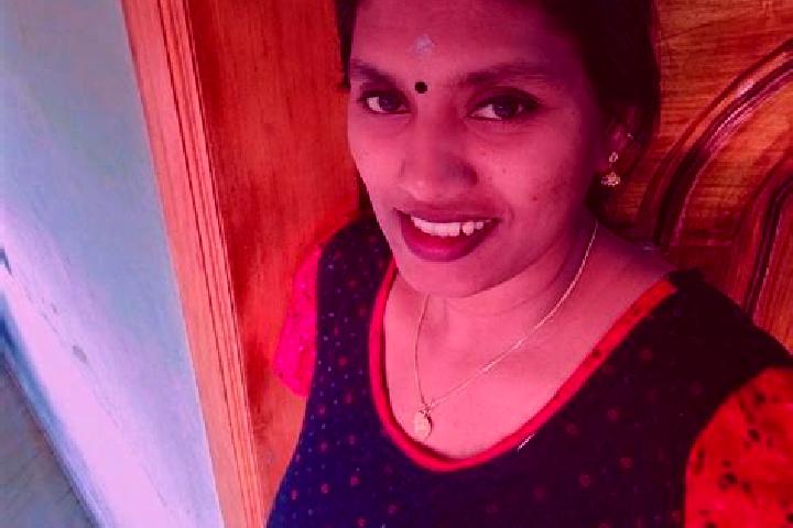 Ella, 30 — Escort in Chingoli, India