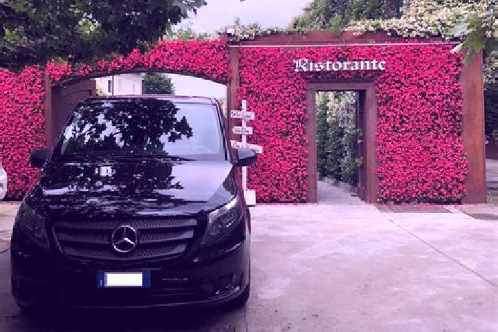 Ella, 30 — Escort in Dossena, Italy