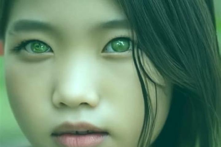 Ella, 31, a brunette green-eyed asian companion based in Serrieres-de-Briord. Offering BDSM, Couples, Striptease. Available for incall and outcall, overnight...