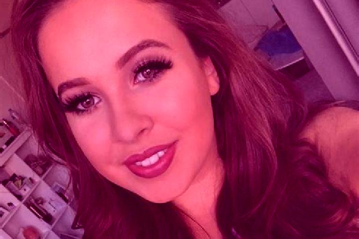 Ella, 31, a chestnut green-eyed european companion based in Ahmadpur. Offering Domination, 69, Girlfriend Experience, Erotic Massage. Available for incall an...