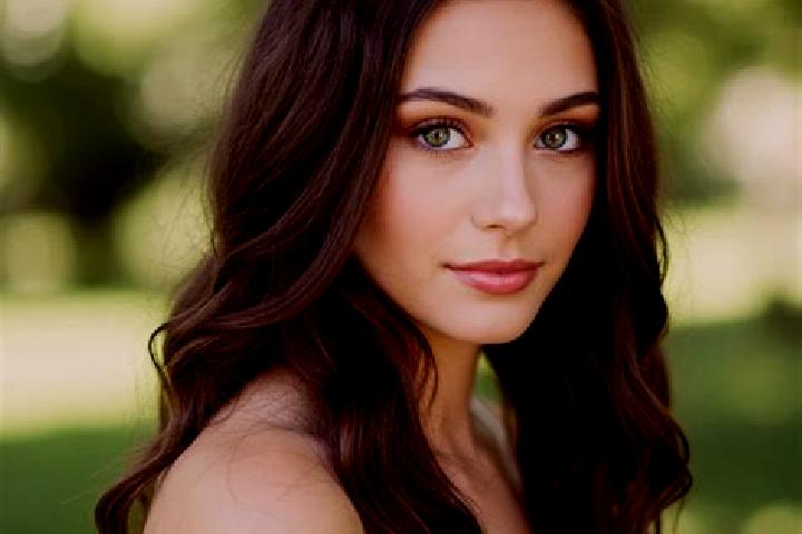 Ella, 31, a dark blonde hazel-eyed caucasian companion based in Sindia. Offering Travel Companion, A-Level, Party Girl. Available for incall and outcall, day...