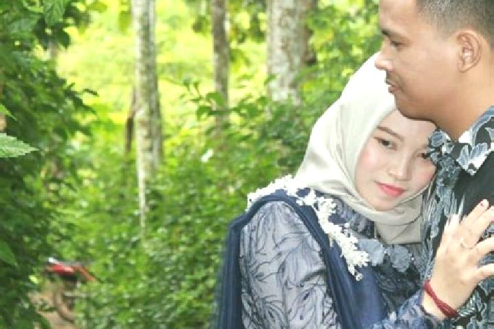 Ella, 31 — Escort in Ngrayun, Indonesia
