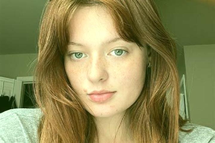Ella, 32, a auburn brown-eyed european companion based in Chapeltique. Offering Duos, Roleplay. Available for incall and outcall, day and evening dates.