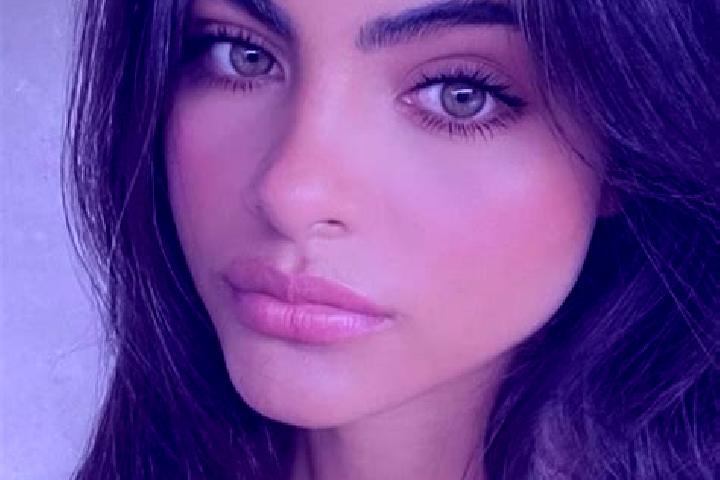 Ella, 32, a brunette brown-eyed indian companion based in Nioumamilima. Offering Duos, 69, BDSM, Massage, Overnight. Available for incall and outcall, day an...