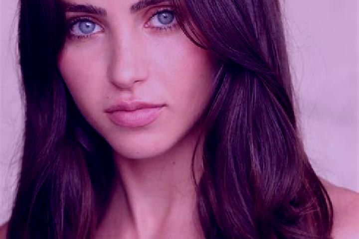 Ella, 33, a brunette amber-eyed european companion based in Ganlong. Offering Duos, Tantra, Roleplay. Available for incall and outcall, day and evening dates.