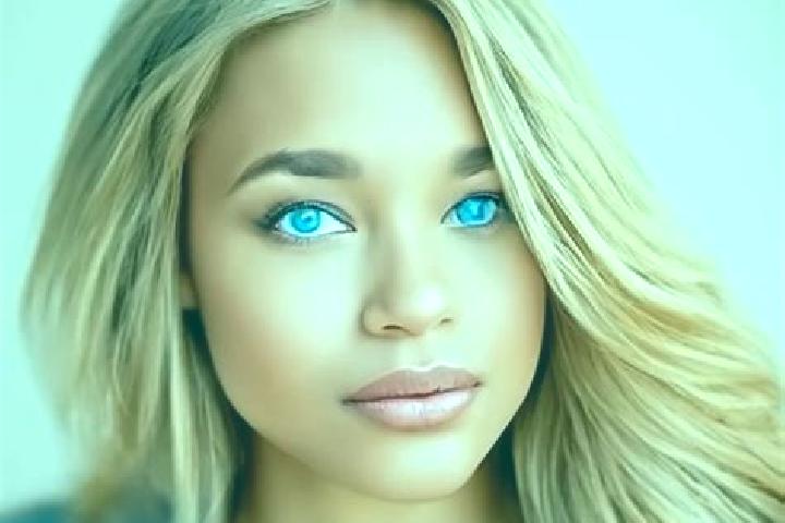 Ella, 33, a dark blonde blue-eyed latina companion based in Anrong. Offering 69, Erotic Massage, Girlfriend Experience, Tantra. Available for incall and outc...