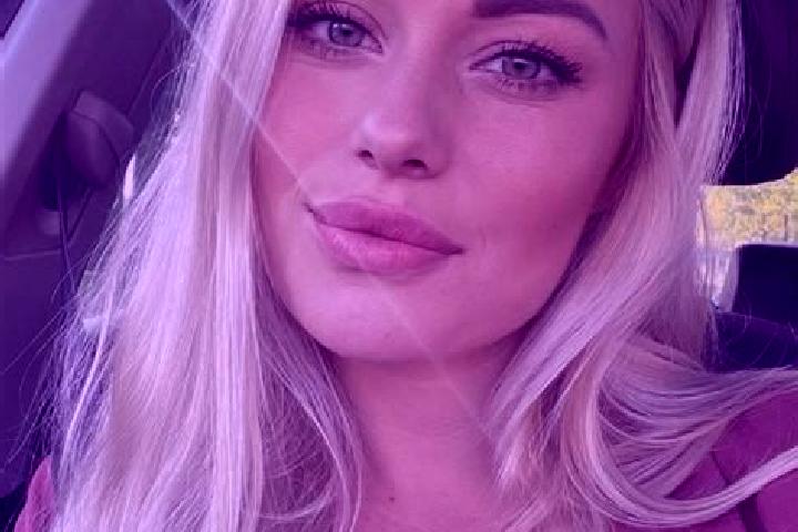 Ella, 33, a platinum blonde green-eyed ebony companion based in Santa Cruz do Rio Pardo. Offering Domination, GFE, CIM, Couples, Deep French Kissing. Availab...