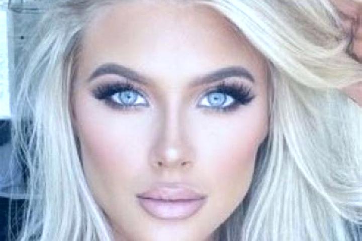Ella, 33, a platinum blonde hazel-eyed latina companion based in Villaescusa de Haro. Offering Tantra, GFE, Striptease. Available for incall and outcall, day...