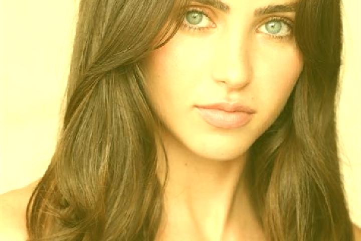 Ella, 33, a red brown-eyed indian companion based in Grgar. Offering Erotic Massage, Roleplay, Duos. Available for incall and outcall, day and evening dates.