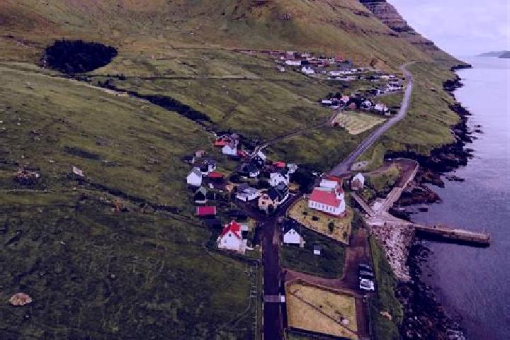 Ella, 33 — Escort in Kunoy, Faroe Islands