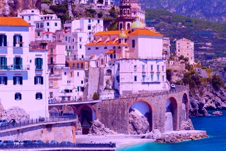 Ella, 33 — Escort in Roccaspinalveti-Santa Giusta, Italy