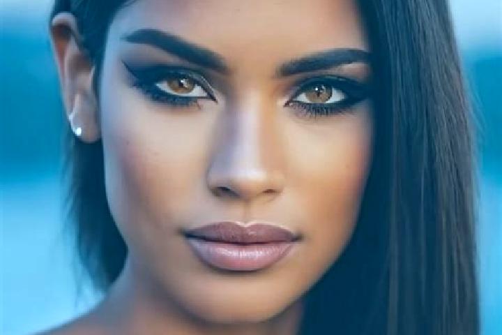 Ella, 34, a chestnut hazel-eyed latina companion based in El Saneal. Offering Girlfriend Experience, Fetish, Massage, CIM. Available for incall and outcall, ...