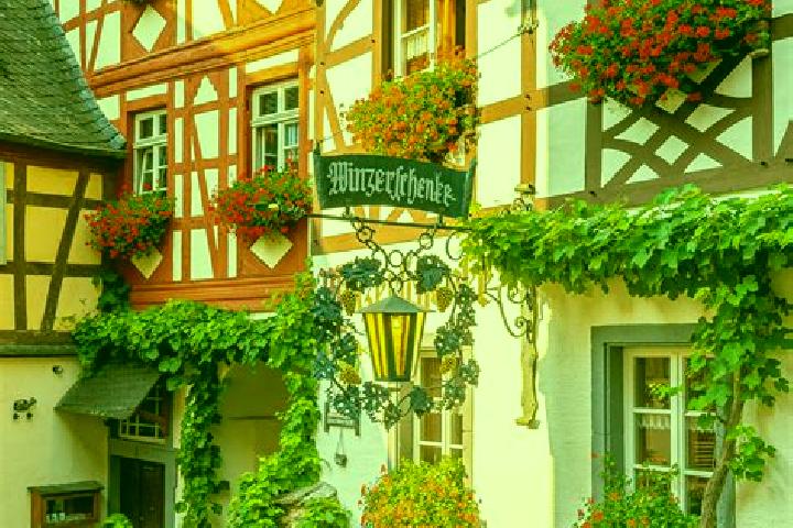 Ella, 34 — Escort in Muenstertal/Schwarzwald, Germany