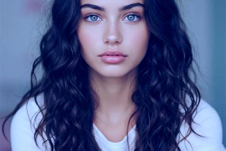 Ella, 35, a auburn amber-eyed mediterranean companion based in Braslav. Offering Massage, Travel Companion, Dinner Date. Available for incall and outcall, da...