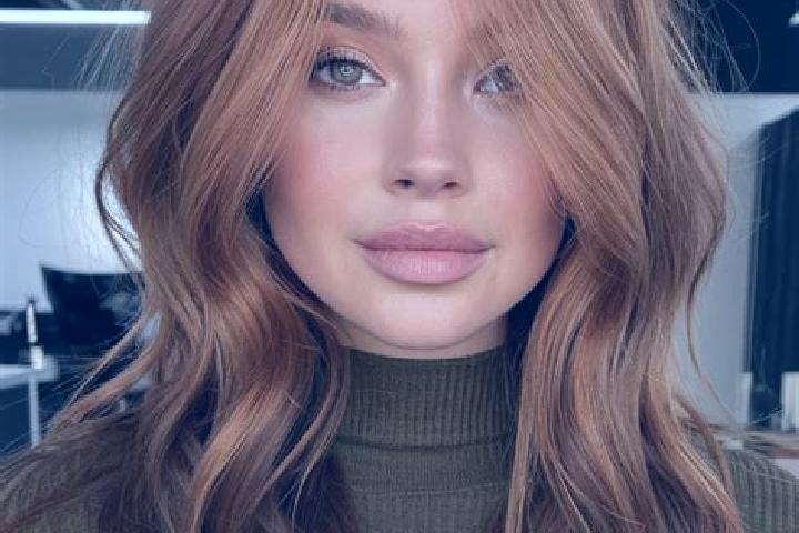 Ella, 35, a auburn grey-eyed european companion based in Gomon. Offering Duos, Dinner Date. Available for incall and outcall, day and evening dates.