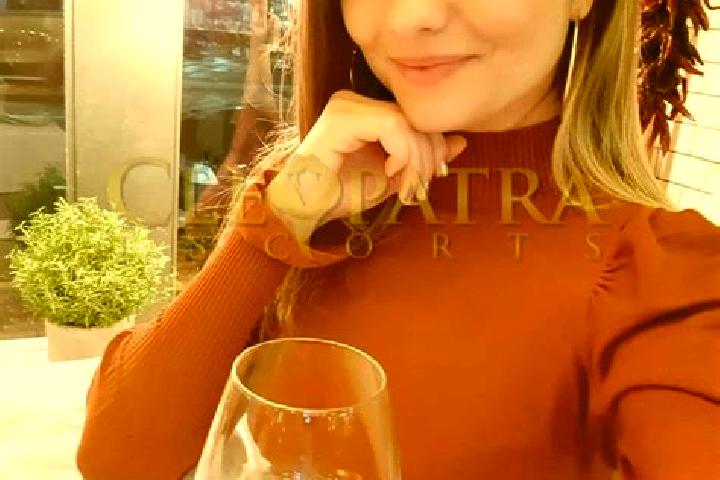 Ella, 35, a blonde amber-eyed latina companion based in Charvaty. Offering Massage, OWO, Dinner Date, Party Girl, Tantra. Available for incall and outcall, d...