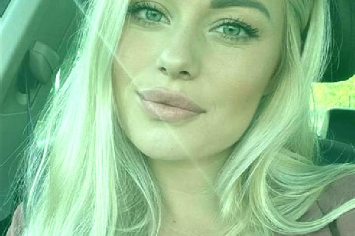 Ella, 35, a blonde hazel-eyed european companion based in Quarnbek. Offering Domination, GFE, Travel Companion. Available for incall and outcall, day and eve...