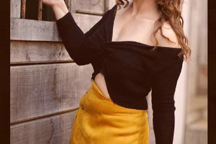 Ella, 35 — Escort in Bacheli, India