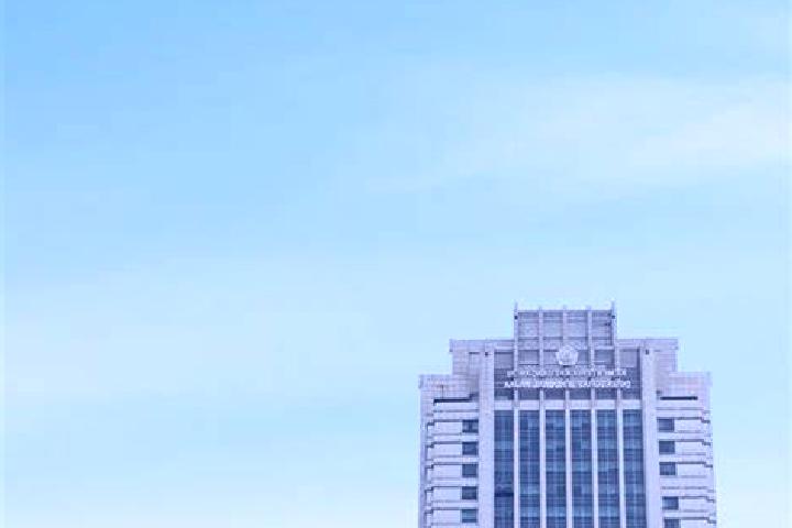 Ella, 35 — Escort in Sawahan, Indonesia