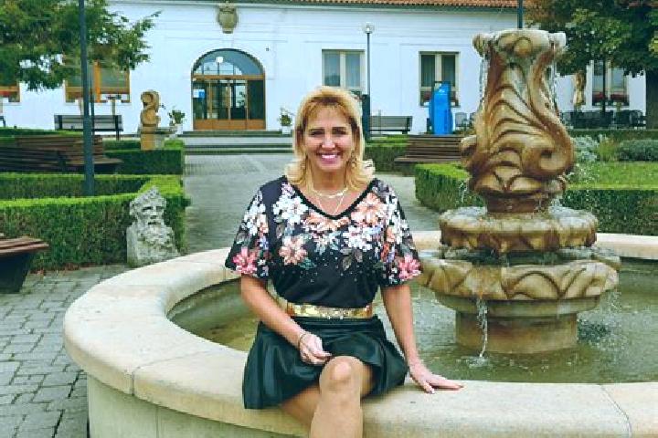 Ella, 35 — Escort in Slatinice, Czech Republic