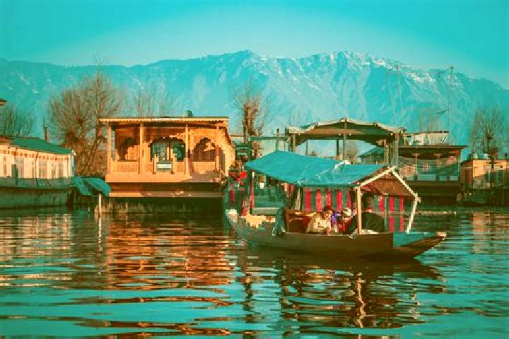 Ella, 35 — Escort in Srinagar, India