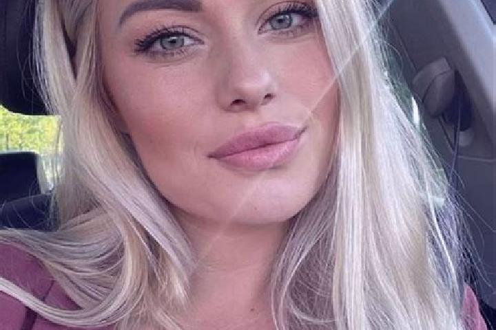 Ella, 36, a blonde hazel-eyed indian companion based in Unwa Birit. Offering Striptease, Fetish, Tantra. Available for incall and outcall, overnight bookings...