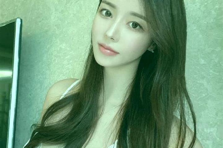 Ella, 36 — Escort in Wangqiao, China