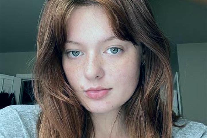 Ella, 37, a chestnut amber-eyed mixed companion based in Olloy-sur-Viroin. Offering Deep French Kissing, Prostate Massage, Party Girl, Striptease. Available ...
