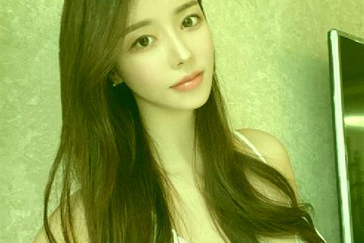 Ella, 37 — Escort in Chenjiang, China