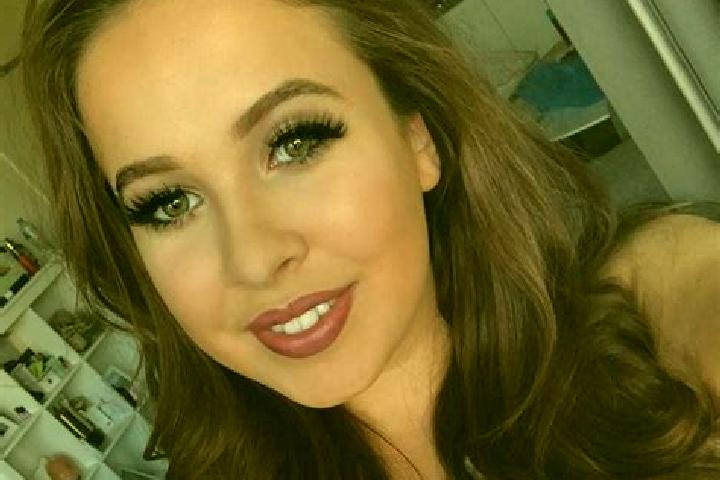 Ella, 38, a auburn dark-eyed mediterranean companion based in West Brattleboro. Offering Overnight, Striptease, Travel Companion. Available for incall and ou...