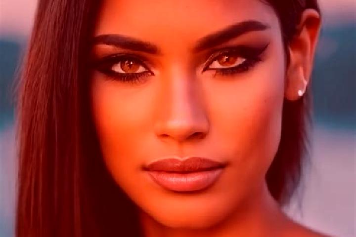 Ella, 38, a dark blonde amber-eyed latina companion based in Innertavle. Offering 69, Roleplay, Massage. Available for incall and outcall, day and evening da...