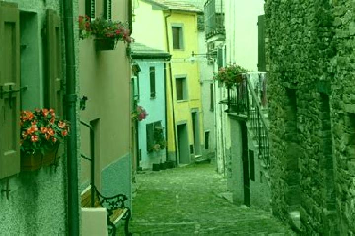 Ella, 38 — Escort in Berceto, Italy