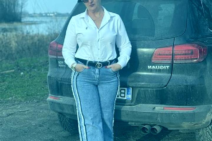 Ella, 38 — Escort in Vintila Voda, Romania