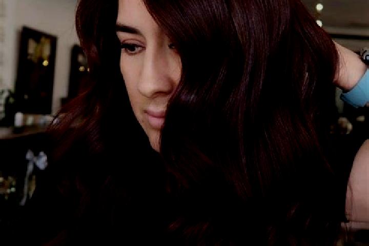 Ellie, 20, a auburn dark-eyed mixed companion based in Dawa-Dawa. Offering Domination, Fetish, Massage, Travel Companion. Available for incall and outcall, o...